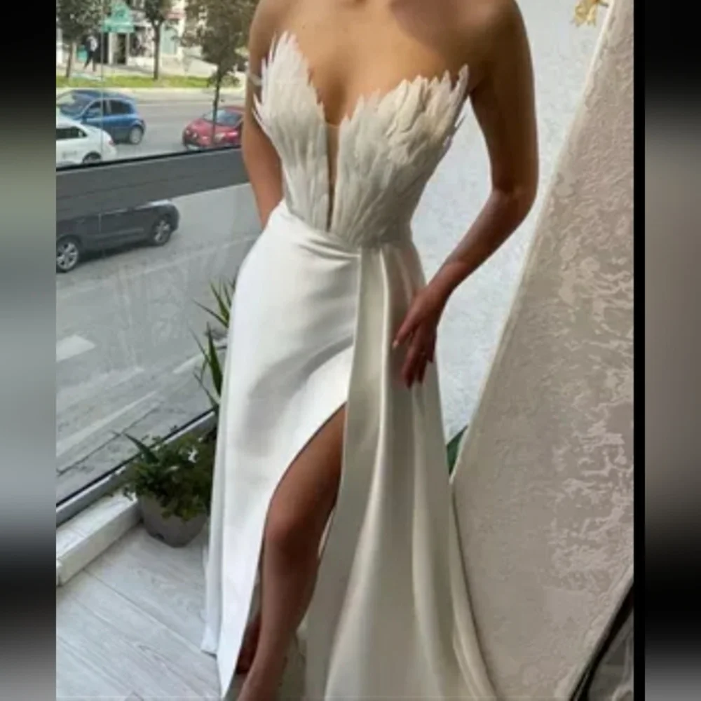 Sexy Elegant Feather Dress - Picture 2 of 10